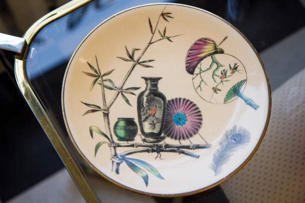 $70 Powell Bishop & Stonier of England. Paragon plate - fans, feathers, birds and bamboo. Pat.1880.