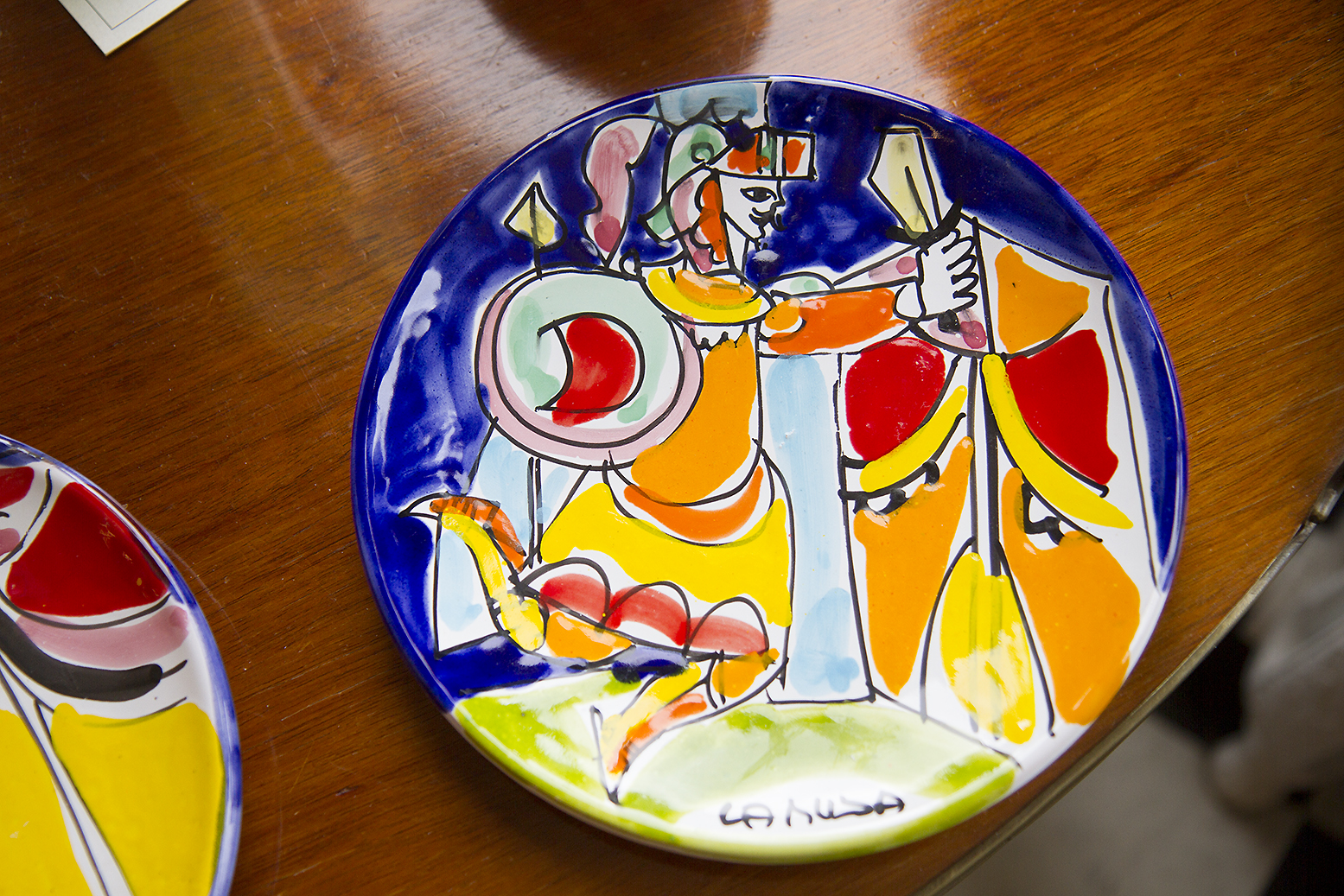 $145 Vintage signed La Musa plate hand painted by Giovanni DeSimone and influenced by Picasso under whom he studied. Circa 1960 1/2